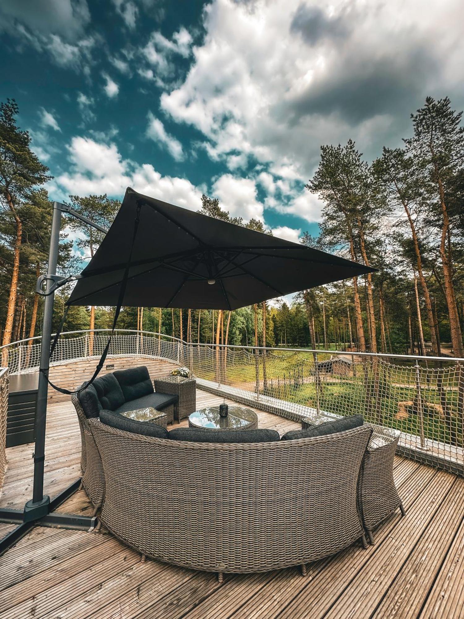 Tree Inn - Das Baumhaushotel Dörverden Exteriör bild