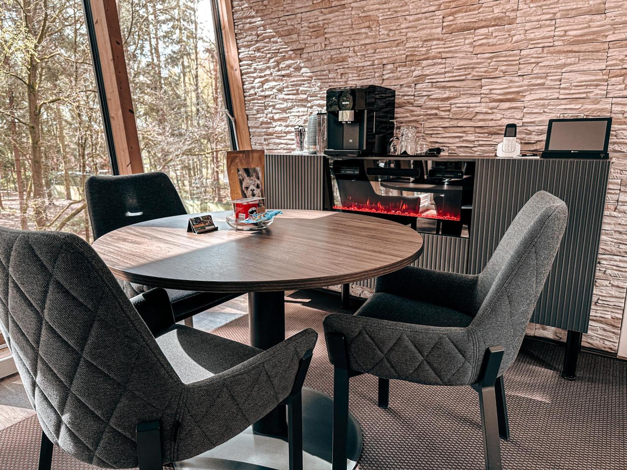 Tree Inn - Das Baumhaushotel Dörverden Exteriör bild